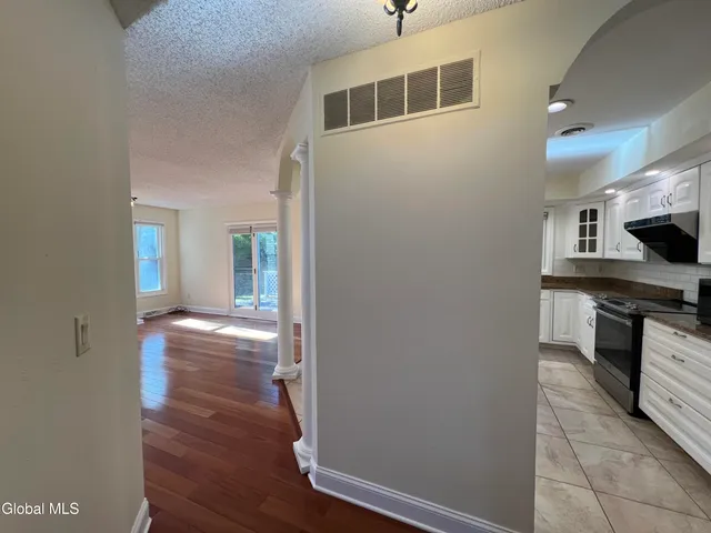 $538,000 | 841 Red Oak Drive, Niskayuna, NY 12309