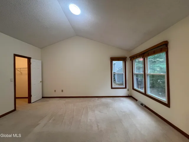 $538,000 | 841 Red Oak Drive, Niskayuna, NY 12309