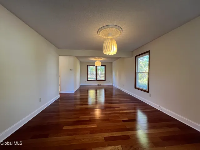 $538,000 | 841 Red Oak Drive, Niskayuna, NY 12309