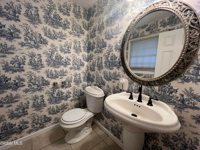 $538,000 | 841 Red Oak Drive, Niskayuna, NY 12309