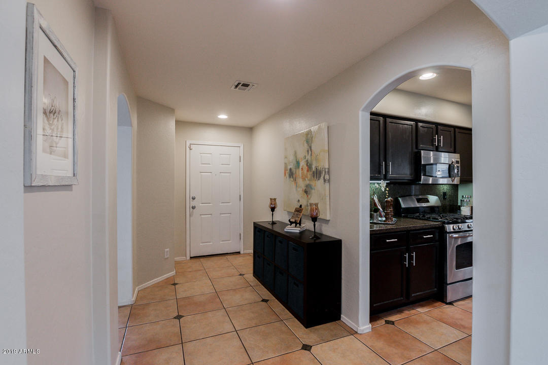 6790 West Rowel Road Peoria, AZ 85383 - Photo 2 of 44 06-Rowel