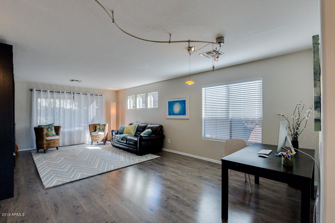 6790 West Rowel Road Peoria, AZ 85383 - Photo 3 of 44 04-Rowel
