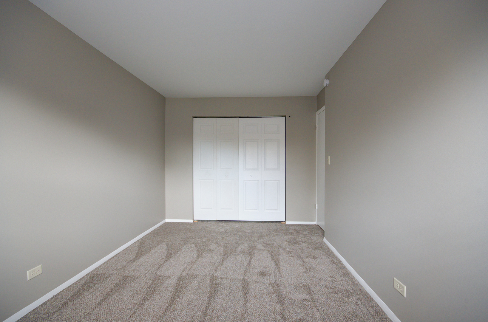 304 Walnut Circle Bolingbrook, IL 60440 - Photo 12 of 23 a view of room with walk in closet