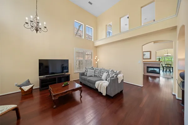 $715,000 | 50 East Sundance Circle, The Woodlands, TX 77382