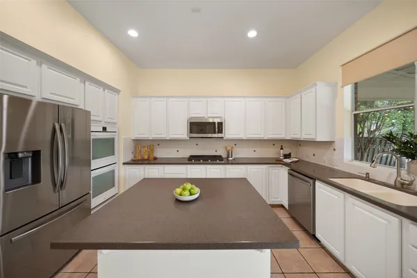 $715,000 | 50 East Sundance Circle, The Woodlands, TX 77382