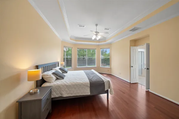 $715,000 | 50 East Sundance Circle, The Woodlands, TX 77382