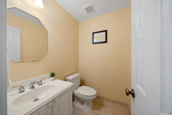 $715,000 | 50 East Sundance Circle, The Woodlands, TX 77382