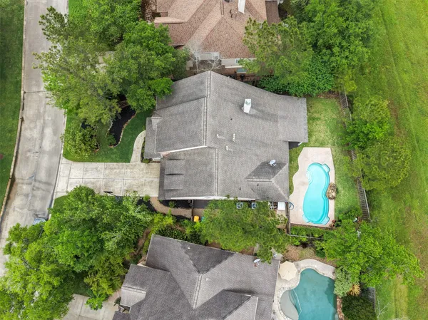 $715,000 | 50 East Sundance Circle, The Woodlands, TX 77382