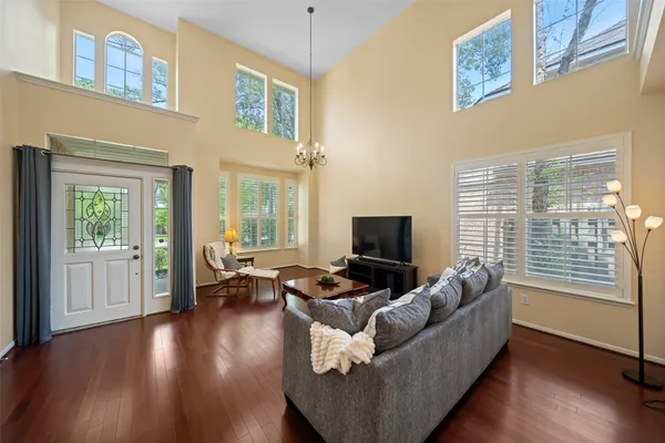 $715,000 | 50 East Sundance Circle, The Woodlands, TX 77382