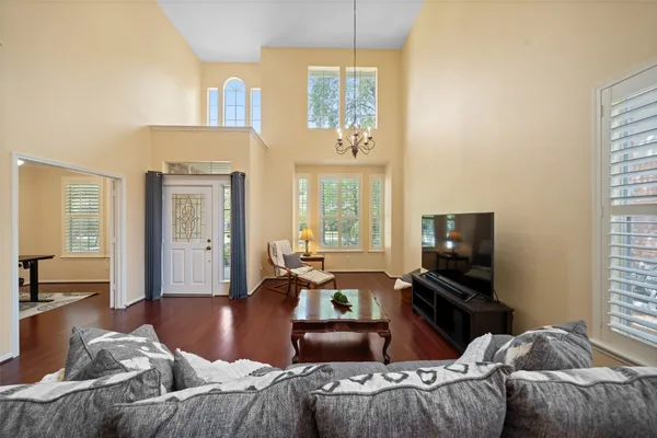 $715,000 | 50 East Sundance Circle, The Woodlands, TX 77382