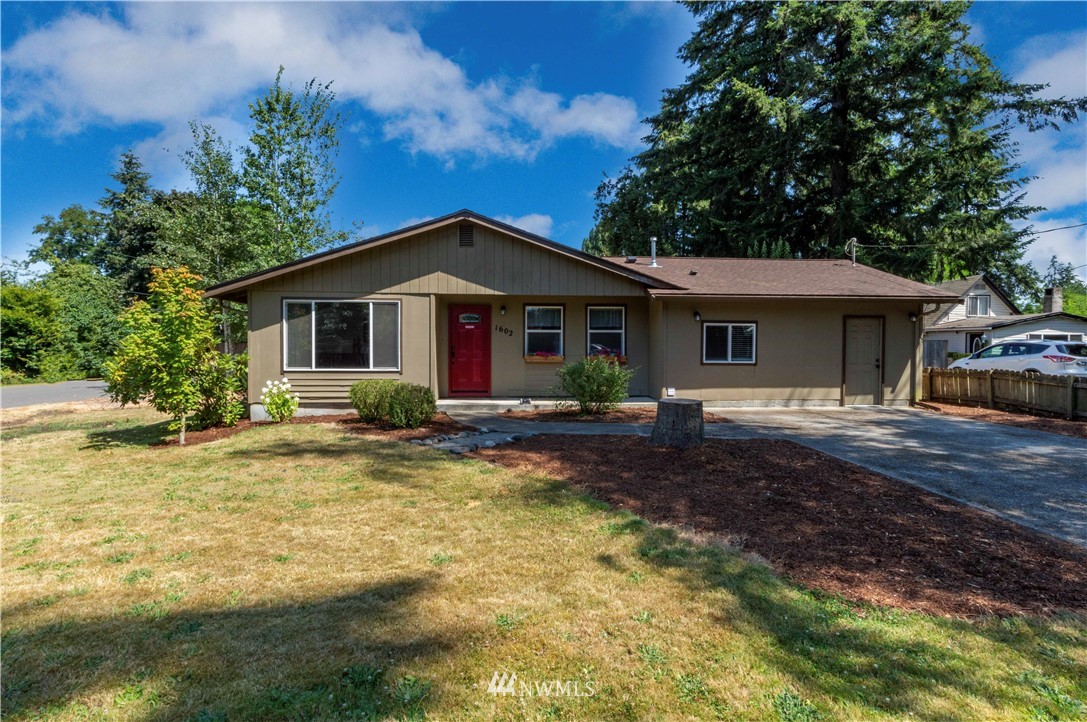 1602 Golf Club Road Southeast Lacey, WA 98503 - Photo 2 of 27 Gallery Image 2