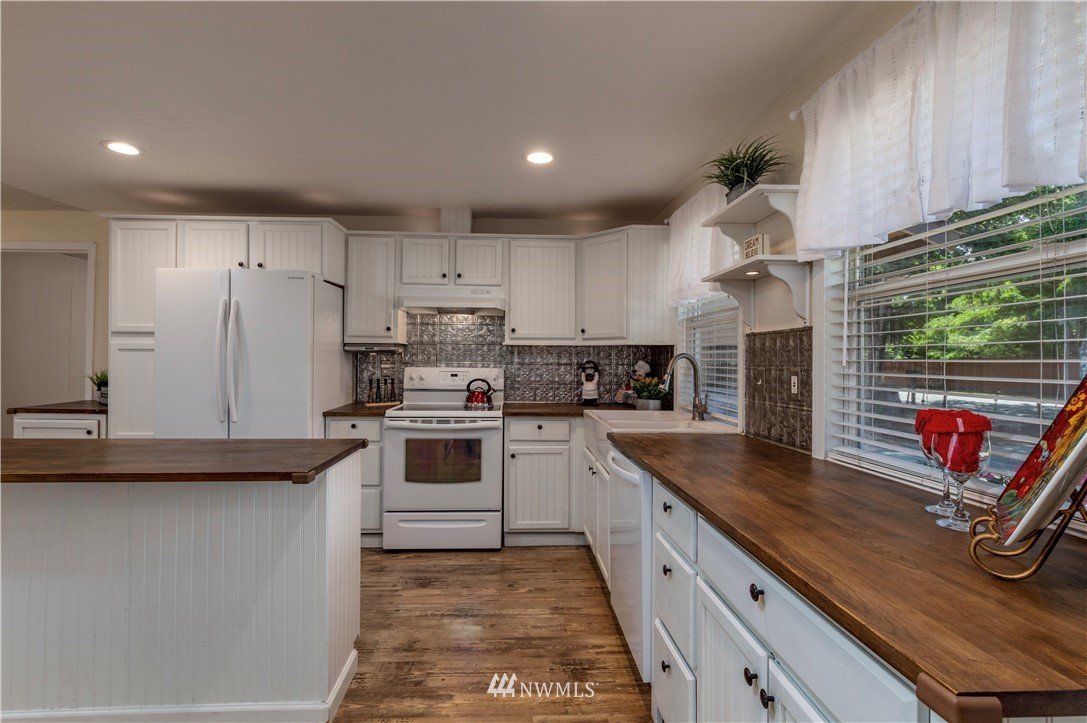 1602 Golf Club Road Southeast Lacey, WA 98503 - Photo 7 of 27 Gallery Image 7