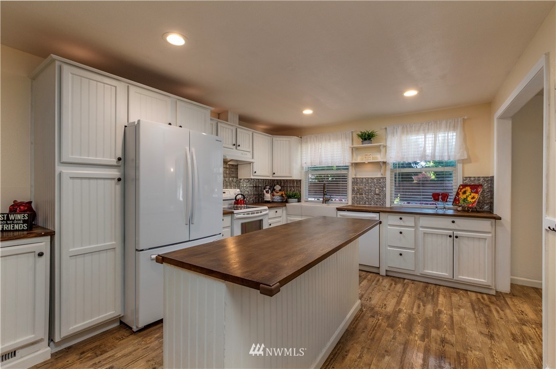 1602 Golf Club Road Southeast Lacey, WA 98503 - Photo 8 of 27 Gallery Image 8