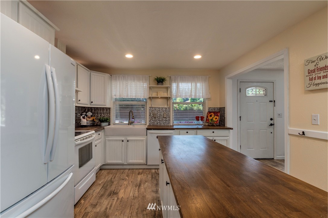 1602 Golf Club Road Southeast Lacey, WA 98503 - Photo 9 of 27 Gallery Image 9