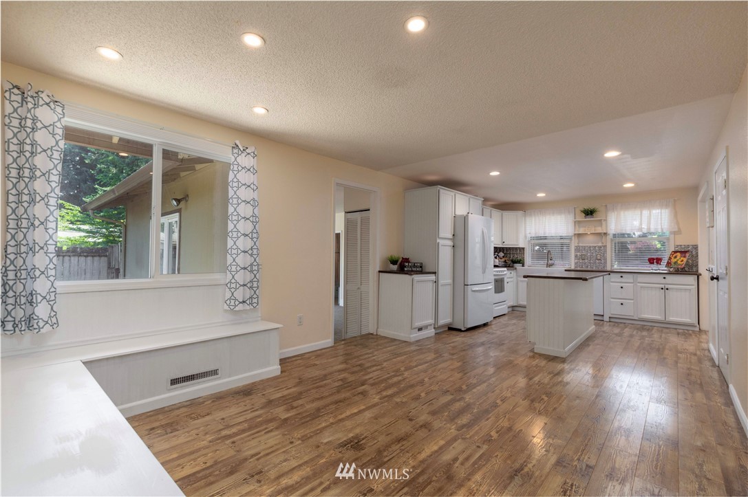 1602 Golf Club Road Southeast Lacey, WA 98503 - Photo 10 of 27 Gallery Image 10