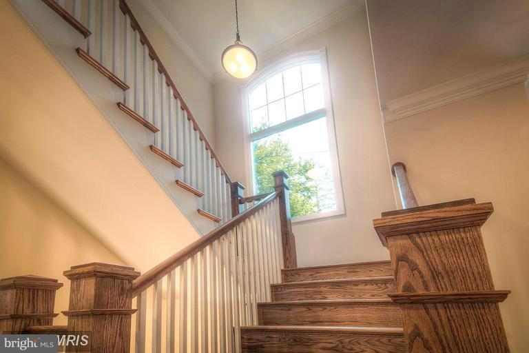 8700 Melwood Road Bethesda, MD 20817 - Photo 7 of 12 Interior (General)