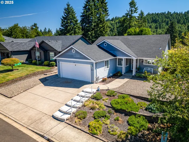 $424,900 | 910 Kristen Way, Cottage Grove, OR 97424