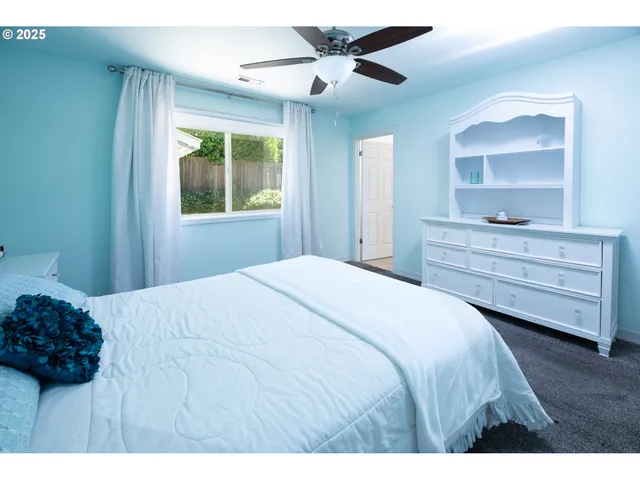 $424,900 | 910 Kristen Way, Cottage Grove, OR 97424