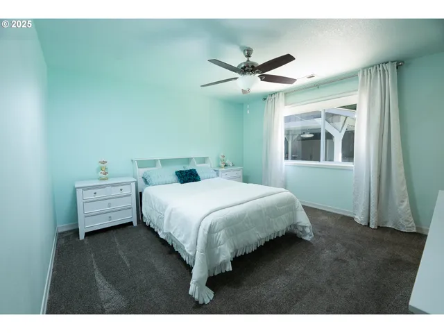 $424,900 | 910 Kristen Way, Cottage Grove, OR 97424