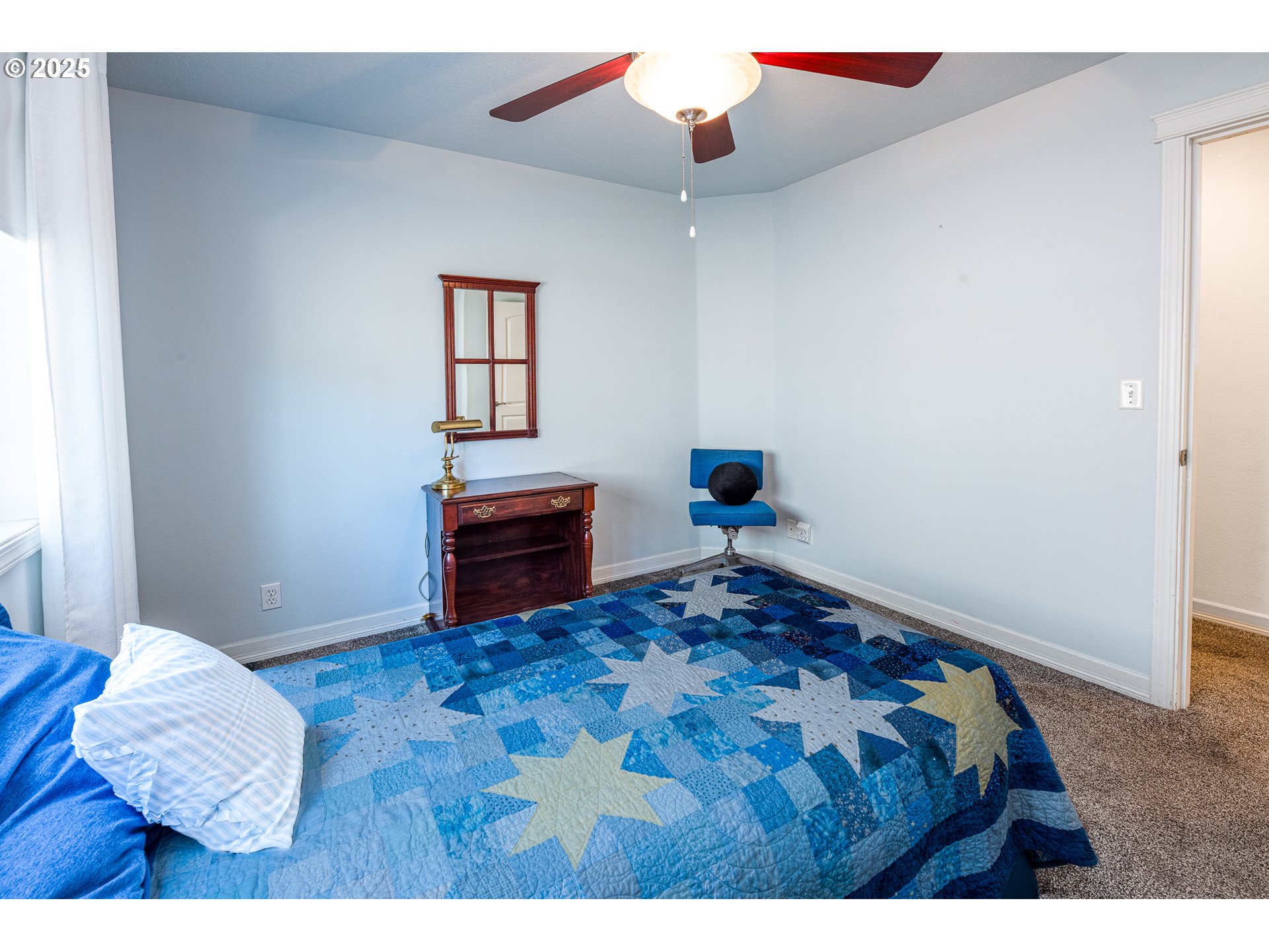 910 Kristen Way Cottage Grove, OR 97424 - Photo 26 of 44 Bedroom