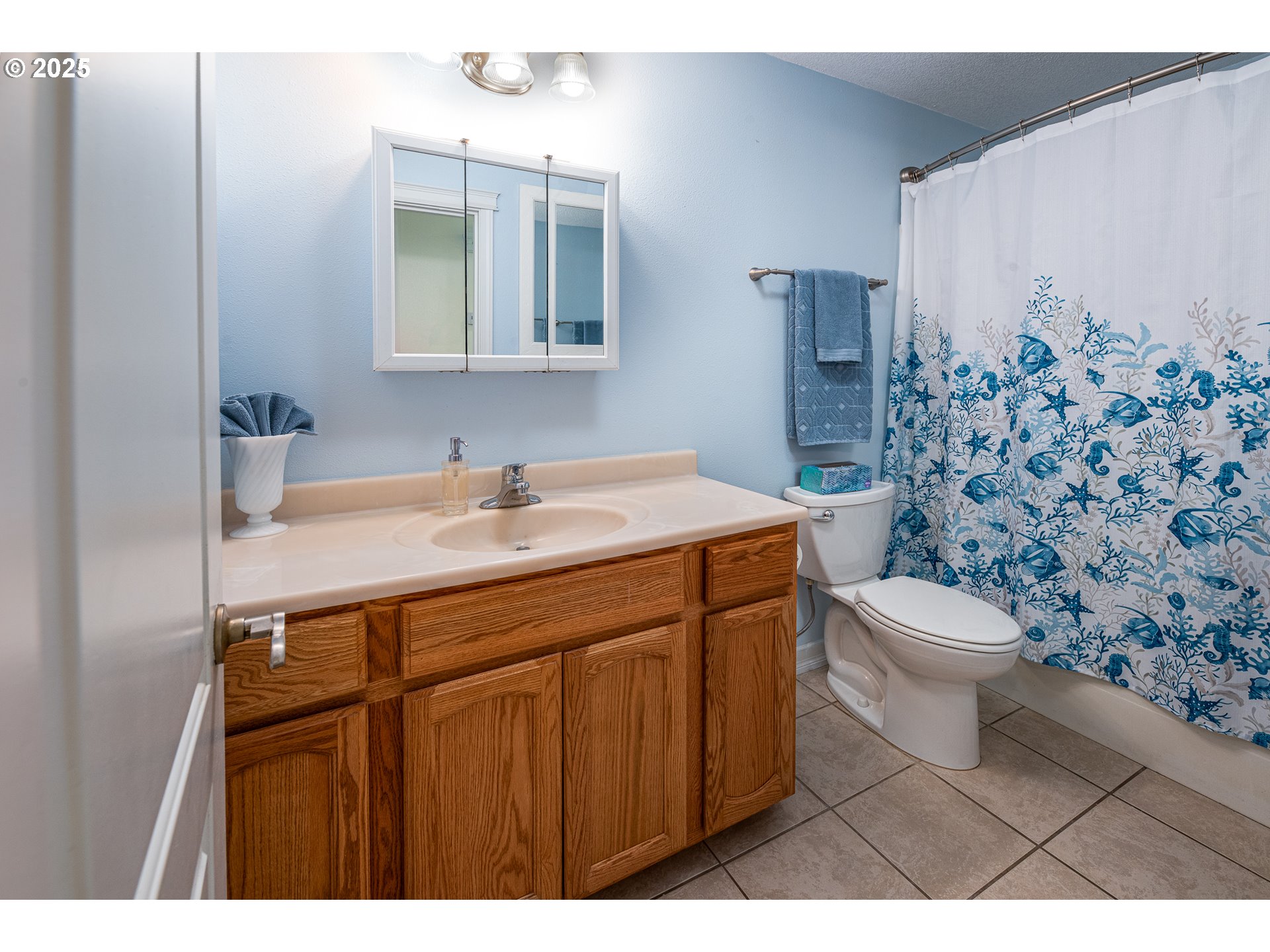 910 Kristen Way Cottage Grove, OR 97424 - Photo 27 of 44 Bathroom