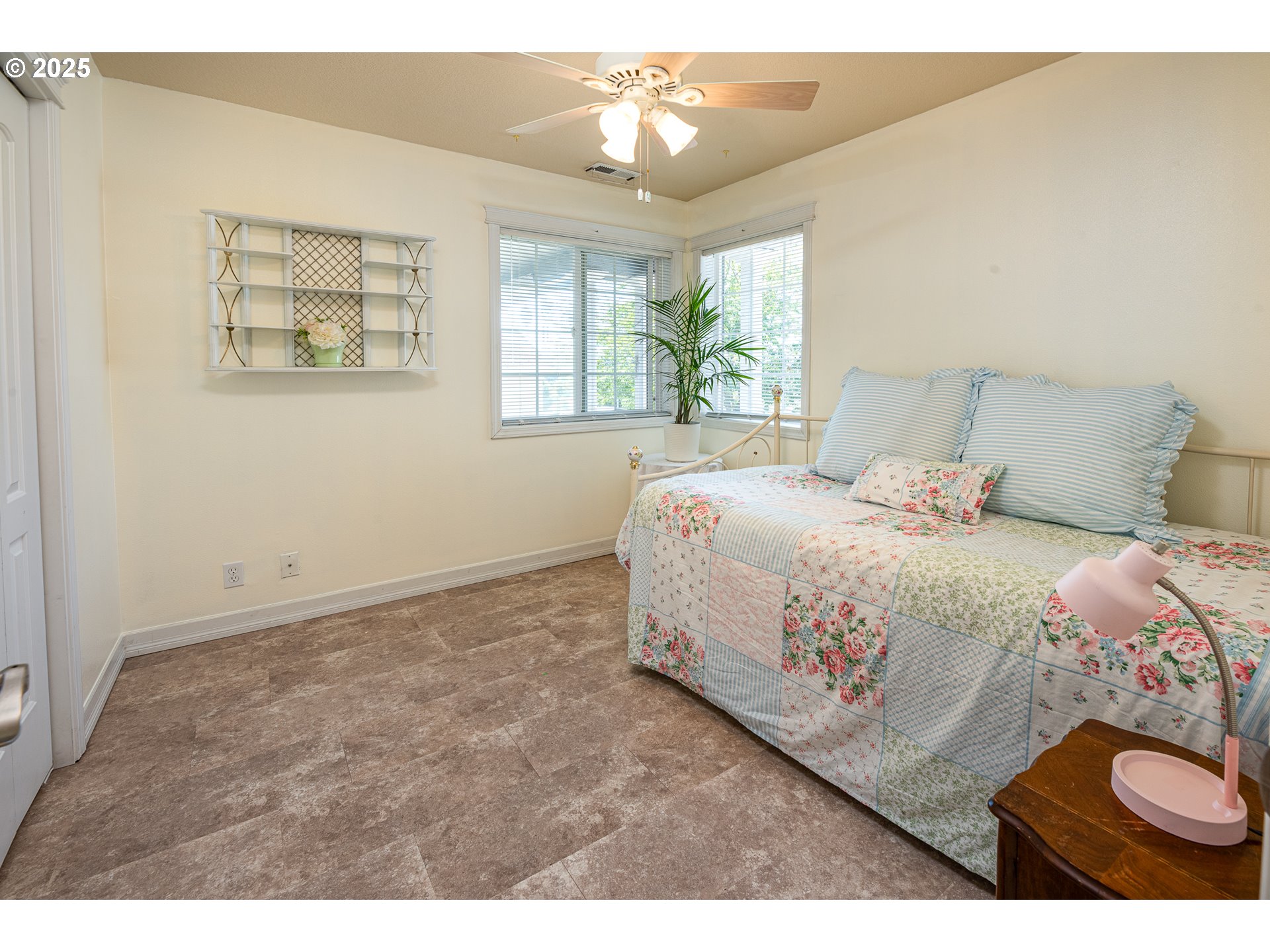 910 Kristen Way Cottage Grove, OR 97424 - Photo 28 of 44 Bedroom