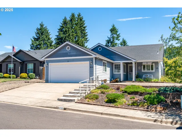 $424,900 | 910 Kristen Way, Cottage Grove, OR 97424