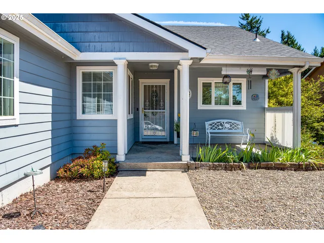 $424,900 | 910 Kristen Way, Cottage Grove, OR 97424