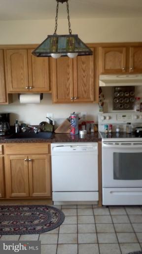 2869 Seminole Road Woodbridge, VA 22192 - Photo 2 of 6 Kitchen