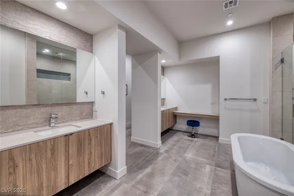 $2,900,000 | 25 Falling Ridge Lane, Henderson, NV 89011