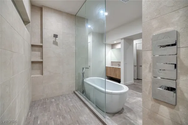 $2,900,000 | 25 Falling Ridge Lane, Henderson, NV 89011