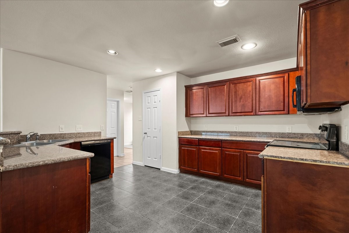 2834 Arica Lane Spring, TX 77373 - Photo 5 of 41