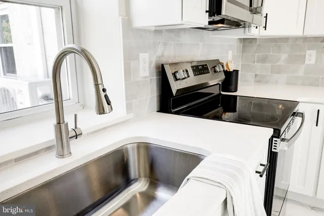 a close view of sink and tap