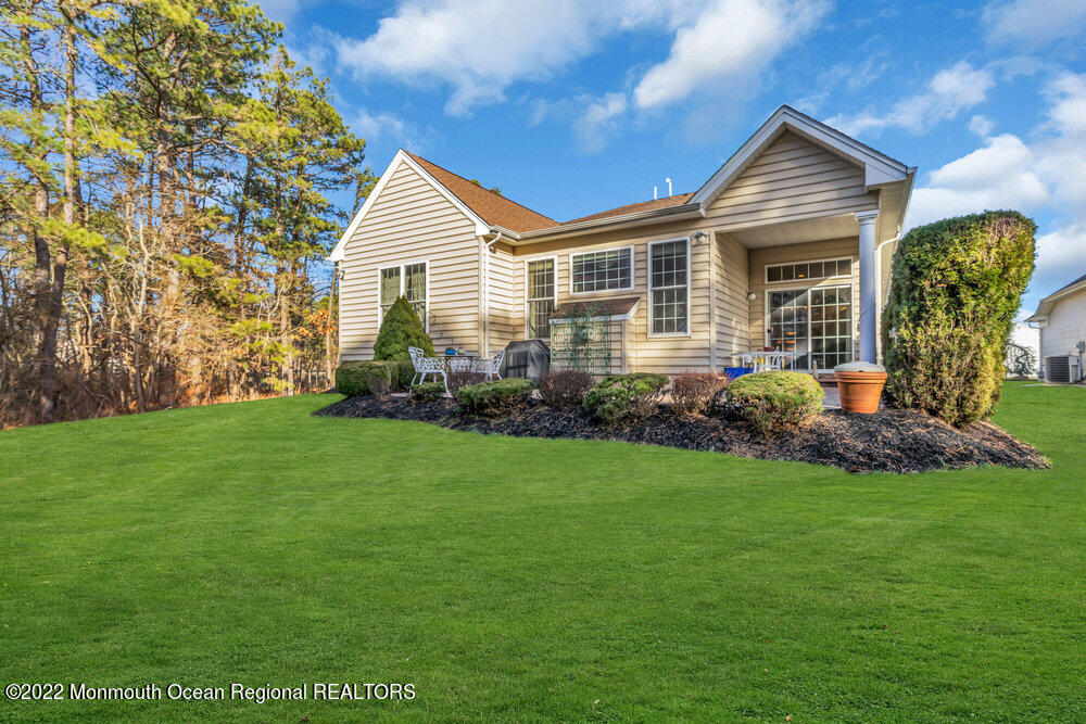 41 Muirfield Road Jackson, NJ 08527 - Photo 54 of 69 a front view of house with yard and green space