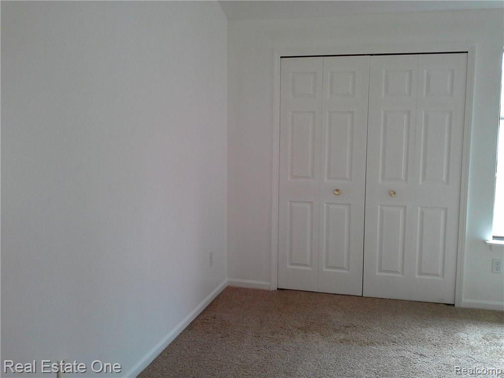 2577 South Commerce Road, Unit 11 Wolverine Lake, MI 48390 - Photo 15 of 57