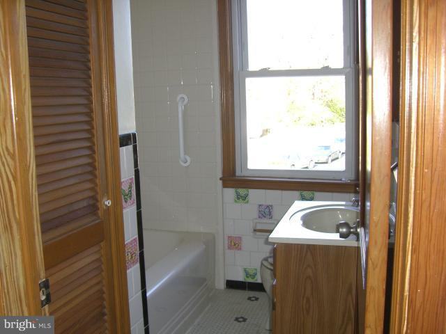 3 Cardinal Road Essex, MD 21221 - Photo 4 of 6 Bath