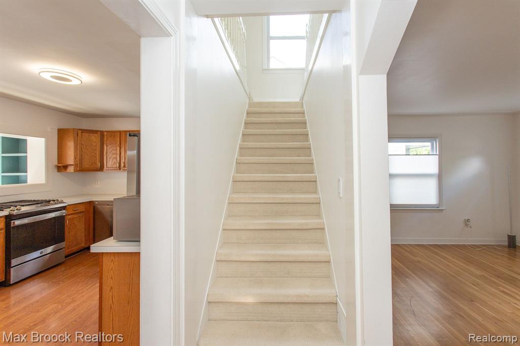 2182 Cambridge Road Berkley, MI 48072 - Photo 22 of 45