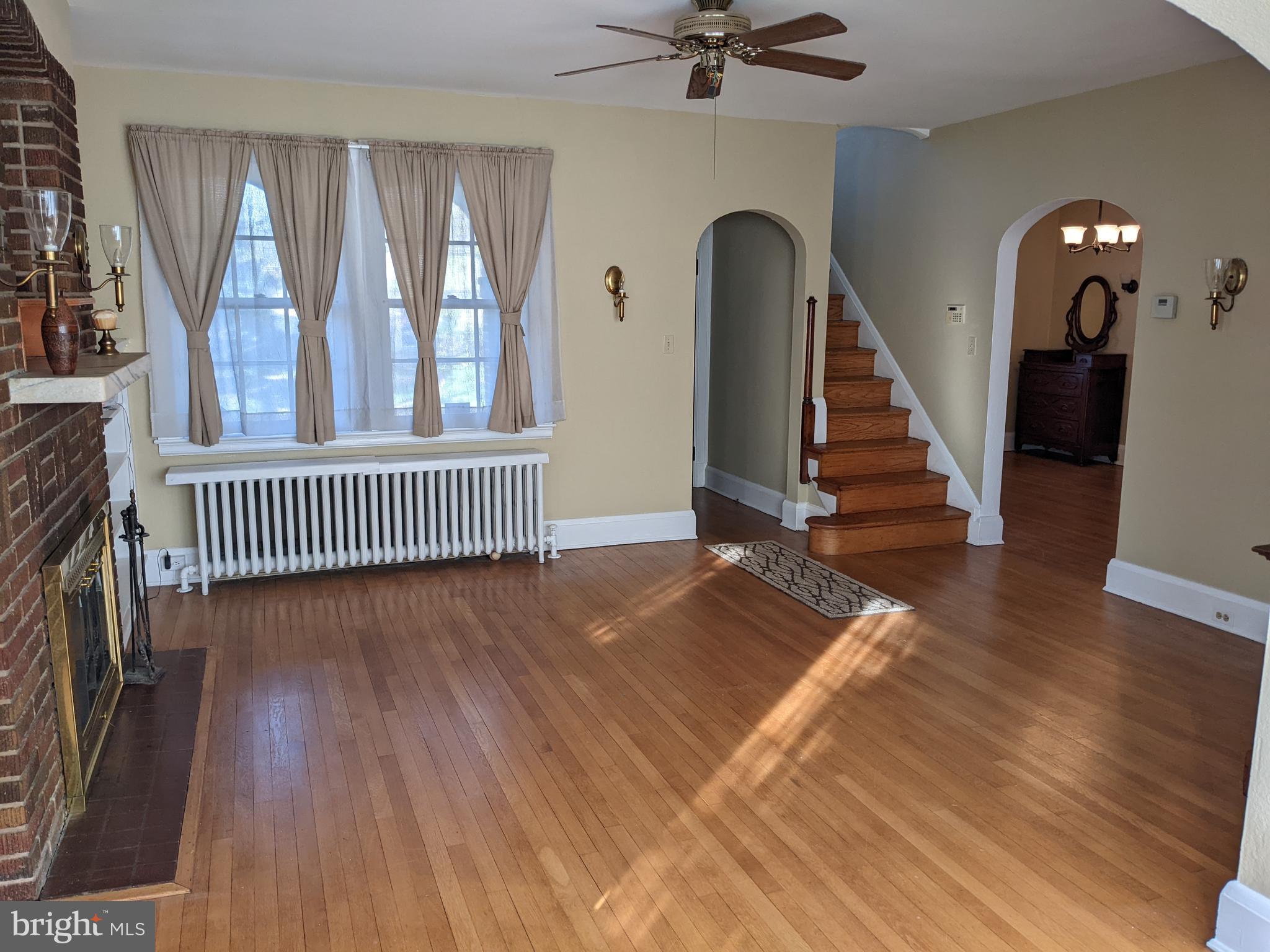723 Brookwood Road Baltimore, MD 21229 - Photo 2 of 33