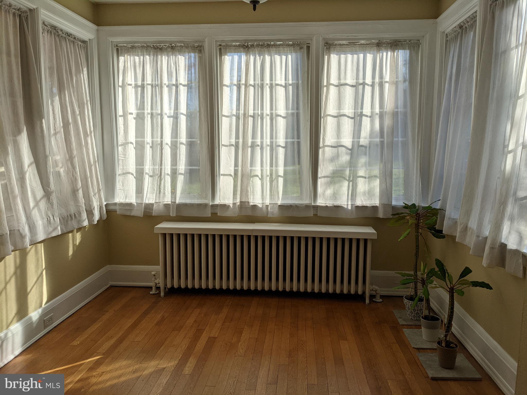 723 Brookwood Road Baltimore, MD 21229 - Photo 4 of 33