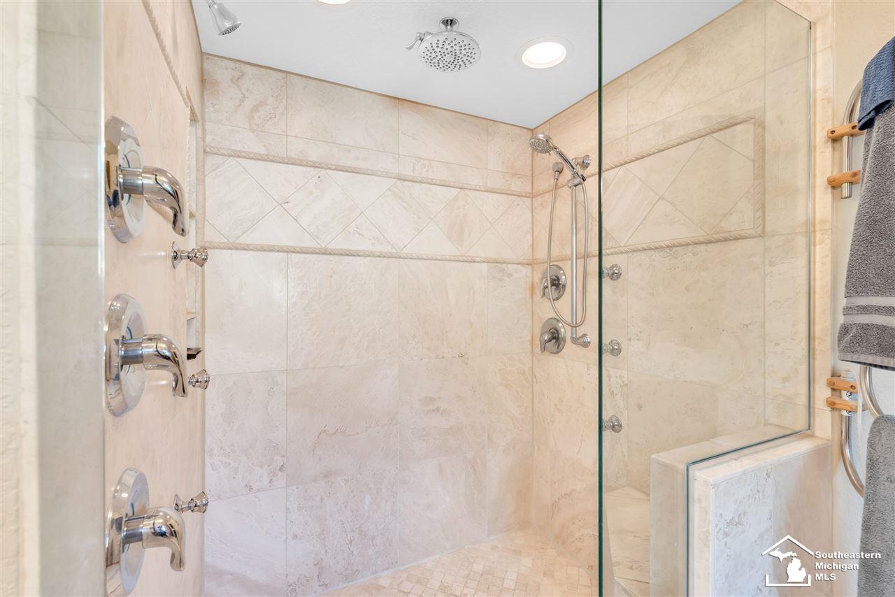 2418 Sandpiper Road Lambertville, MI 48144 - Photo 24 of 41 50021715-23.JPG
