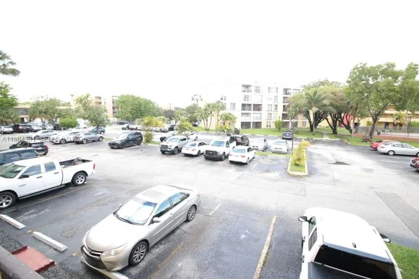 $2,250 | 9220 Fontainebleau Boulevard, Unit 202, Miami, FL 33172