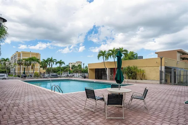 $2,250 | 9220 Fontainebleau Boulevard, Unit 202, Miami, FL 33172