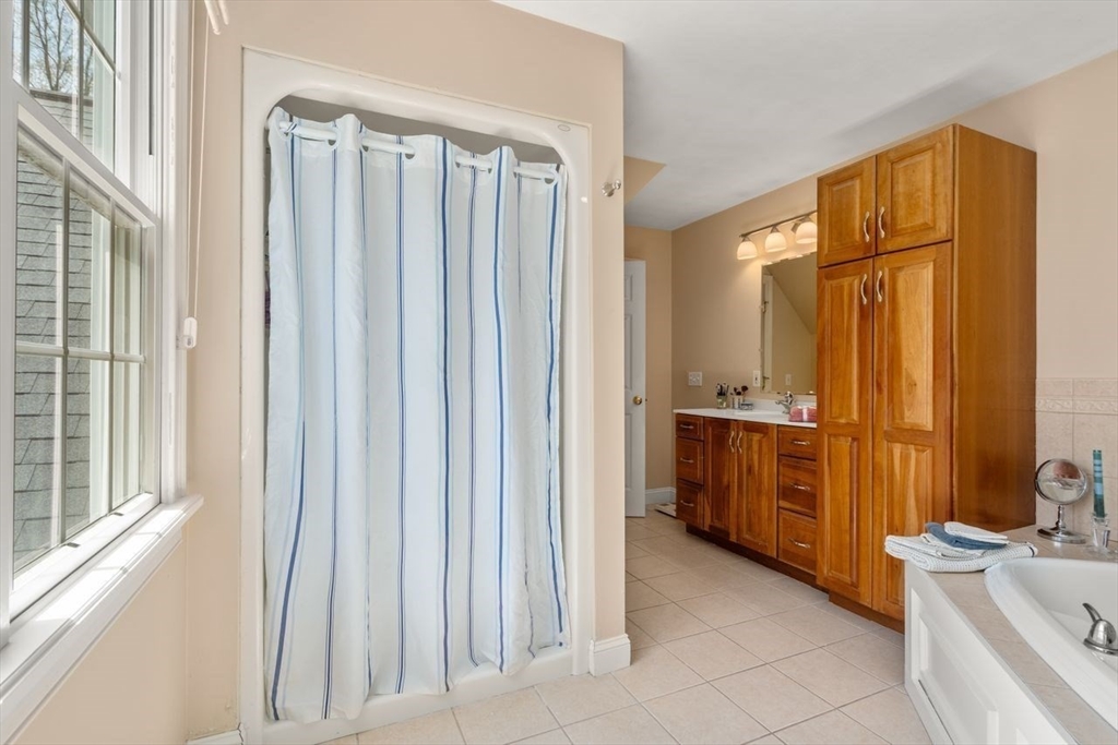 66 Hutchinson Road Sutton, MA 01590 - Photo 20 of 40