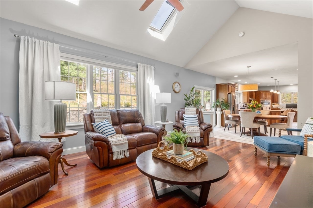 66 Hutchinson Road Sutton, MA 01590 - Photo 6 of 40