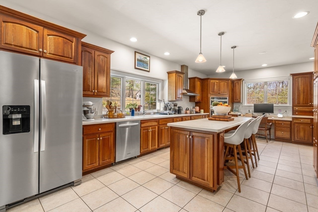 66 Hutchinson Road Sutton, MA 01590 - Photo 10 of 40