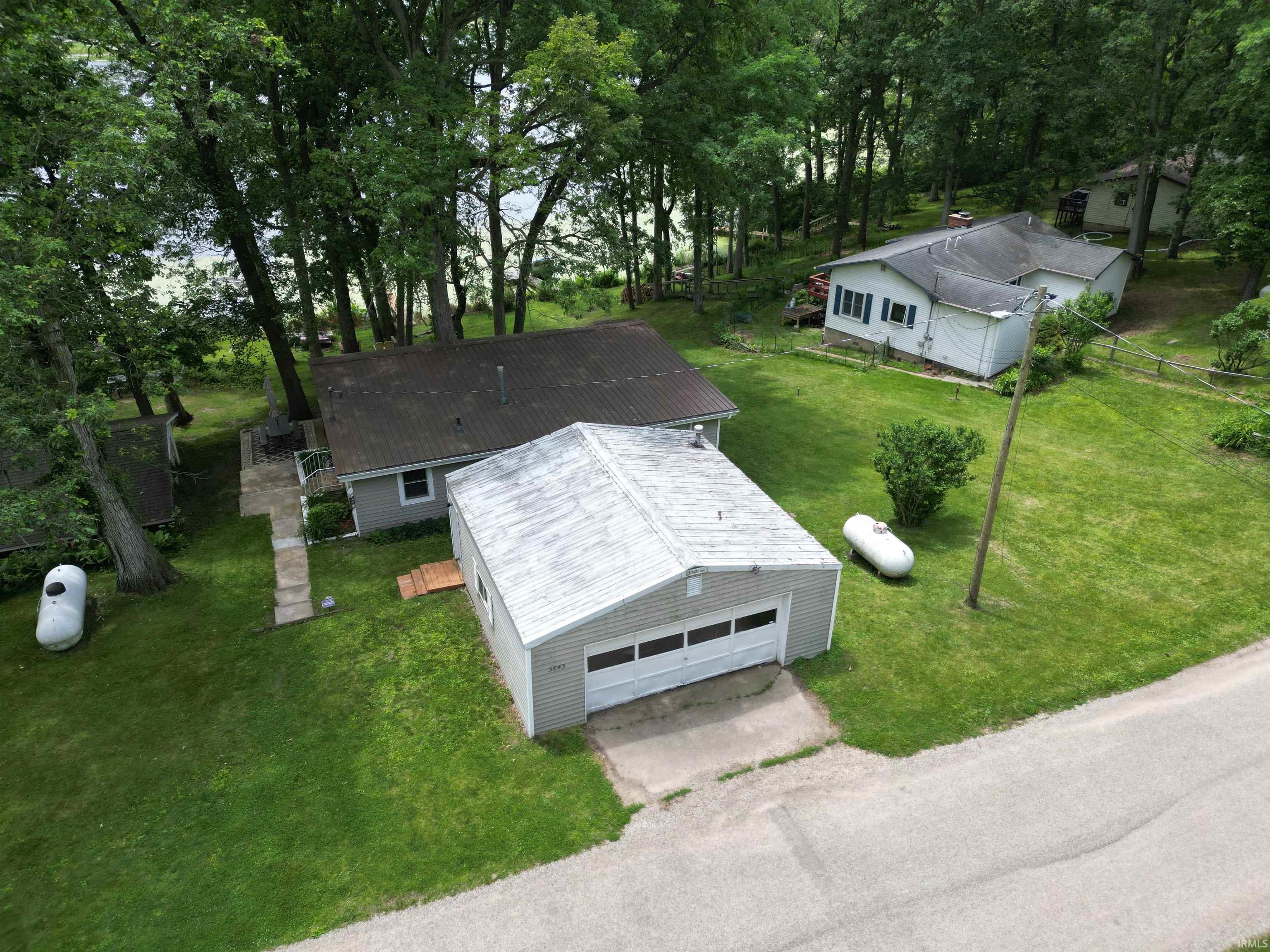 3643 South Bruner Road Warsaw, IN 46580 - Photo 3 of 26 Gallery Image 3