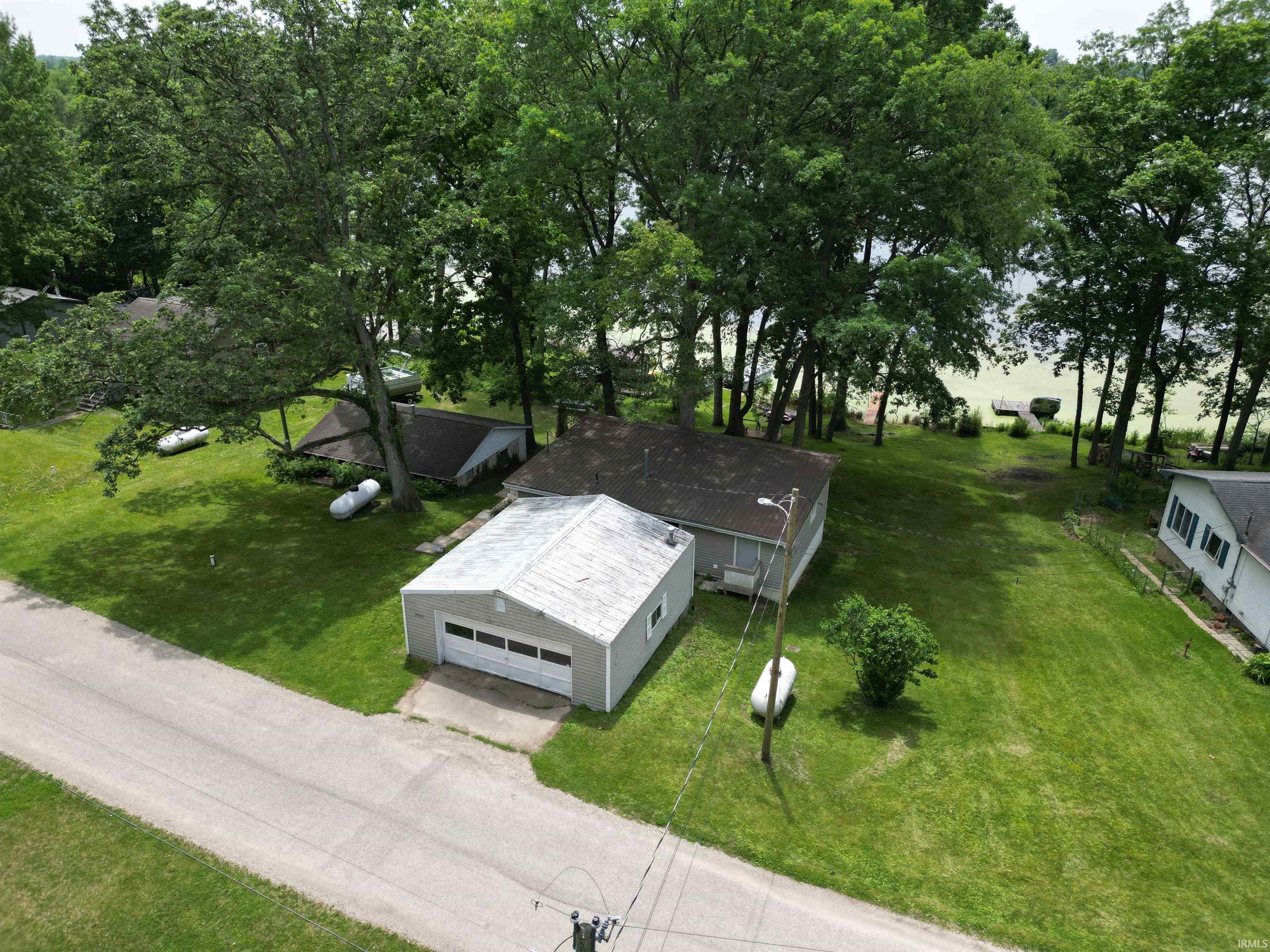 3643 South Bruner Road Warsaw, IN 46580 - Photo 4 of 26 Gallery Image 4