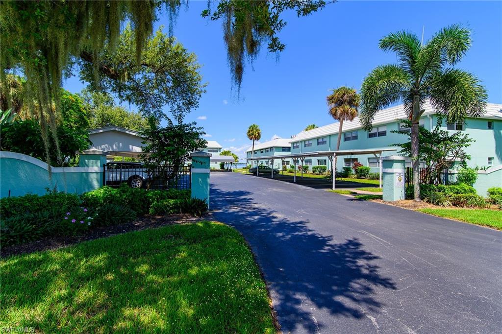 3225 East Riverside Drive Fort Myers, FL 33916 - Photo 15 of 33 a view of outdoor space and yard