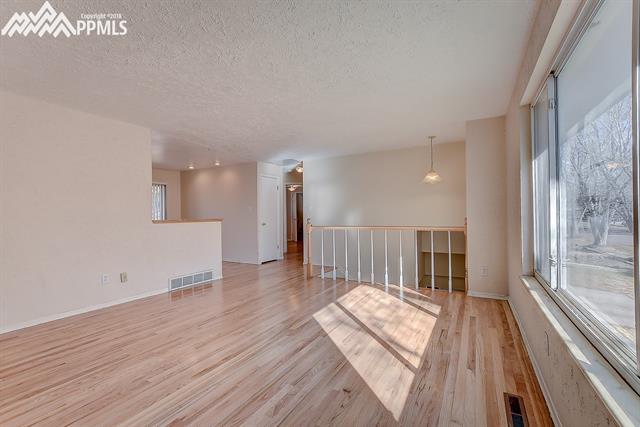 4414 Ridgeglen Road Colorado Springs, CO 80918 - Photo 4 of 34