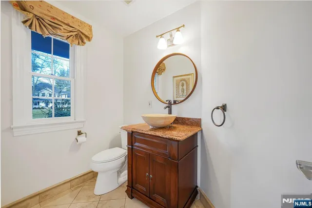 $1,349,000 | 3 Old Lane, Montville, NJ 07045